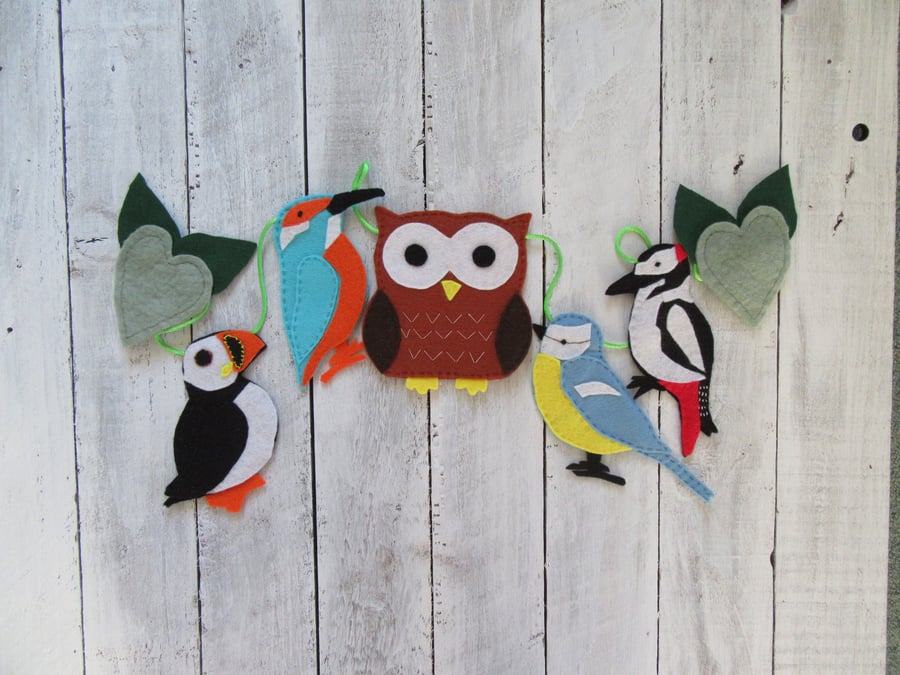 Felt animal nursery garland, British birds bunting