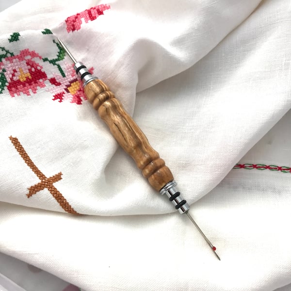 Woodturned seam ripper with stiletto