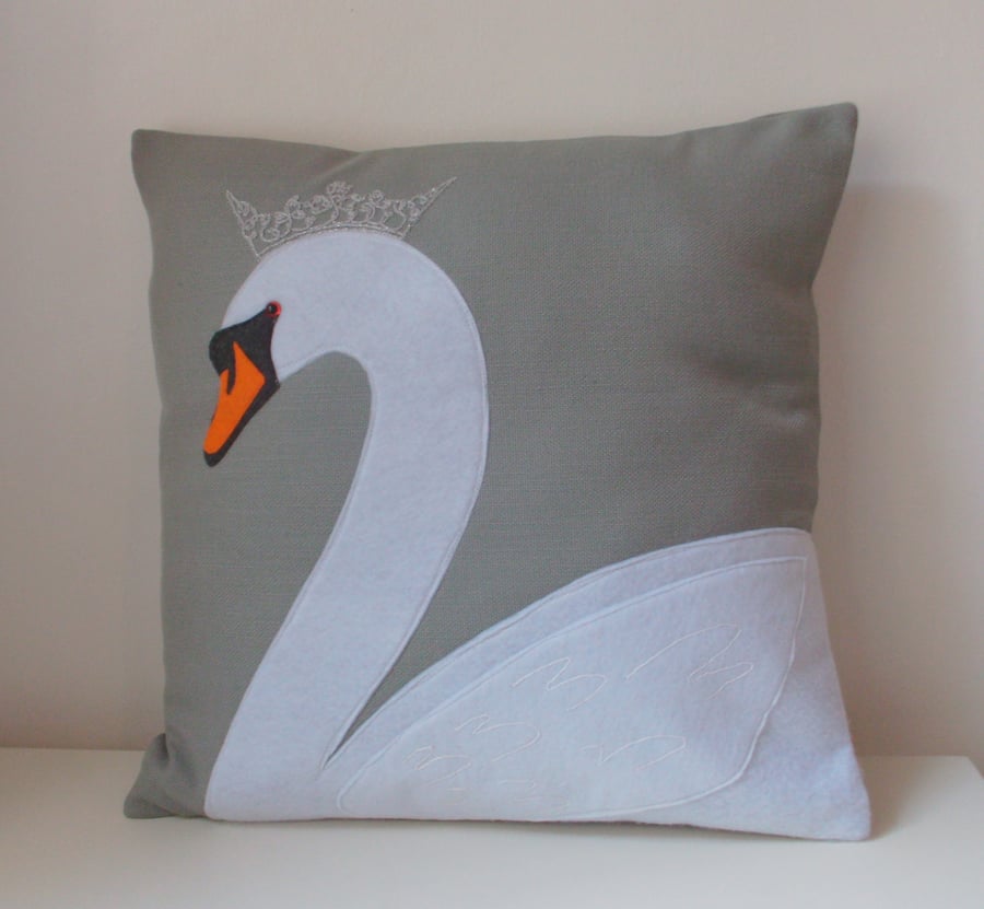  SWAN KING CUSHION