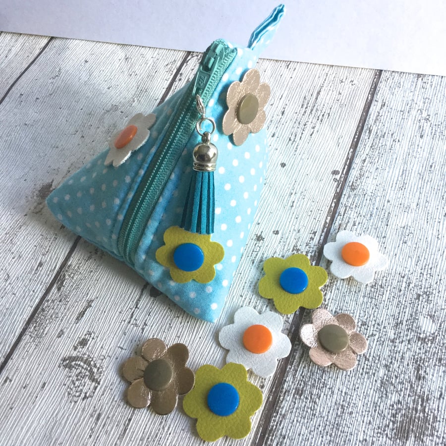 Polka Dot Fabric Pyramid Purse with Interchangeable Daisy Decoration