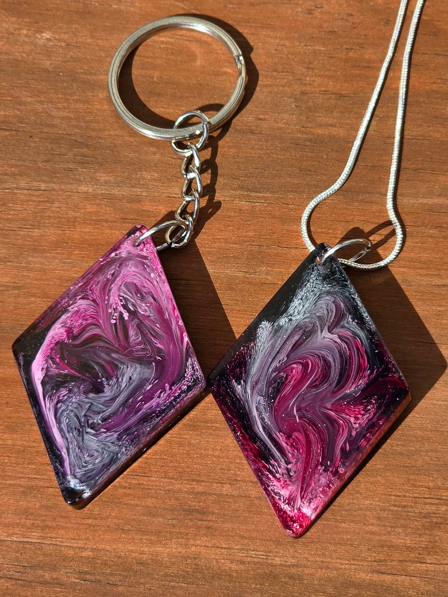 Resin Diamond shaped swirl effect necklace and keyring double pack