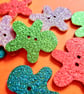 4 Assorted Gingerbreadman  Shape Glitter Wood Buttons  2 holes - Image 3