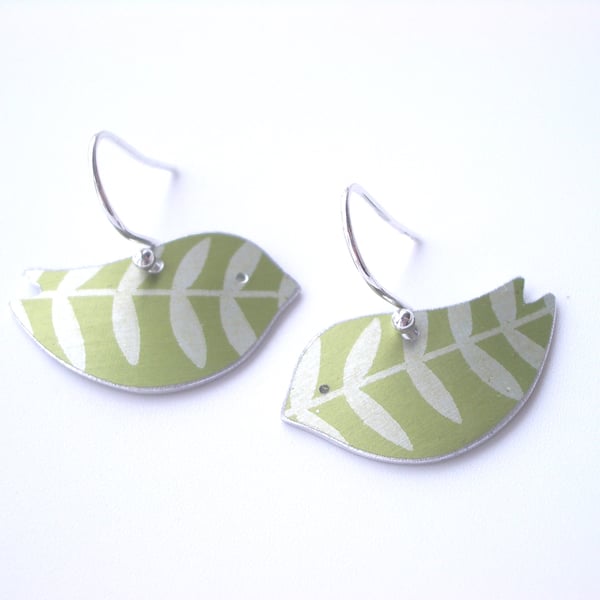 Bird earrings with leaf print in lime green 
