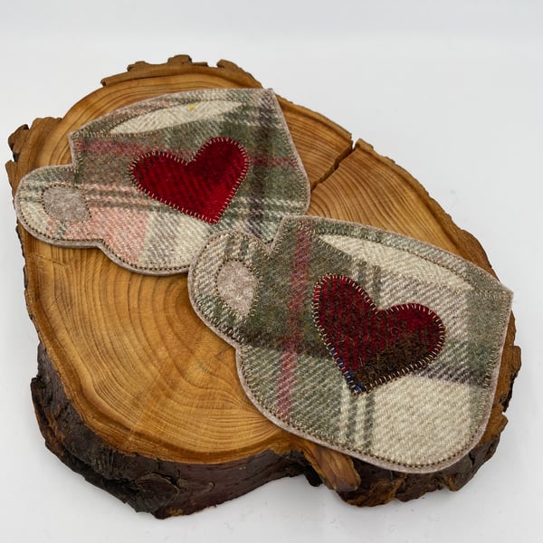Set two woollen mug rugs