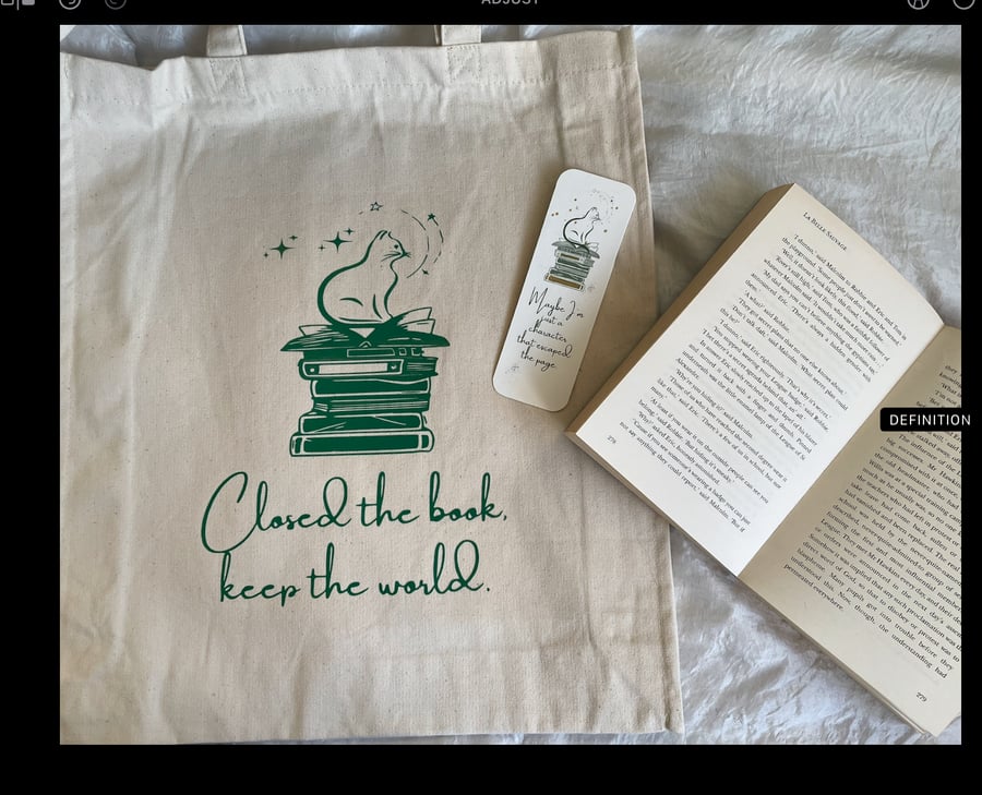 Cat and books Tote Bag