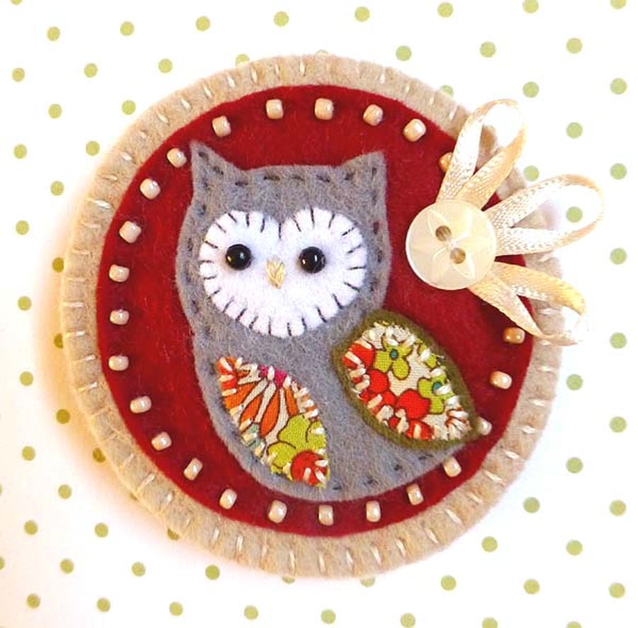 Felt Owl Brooch