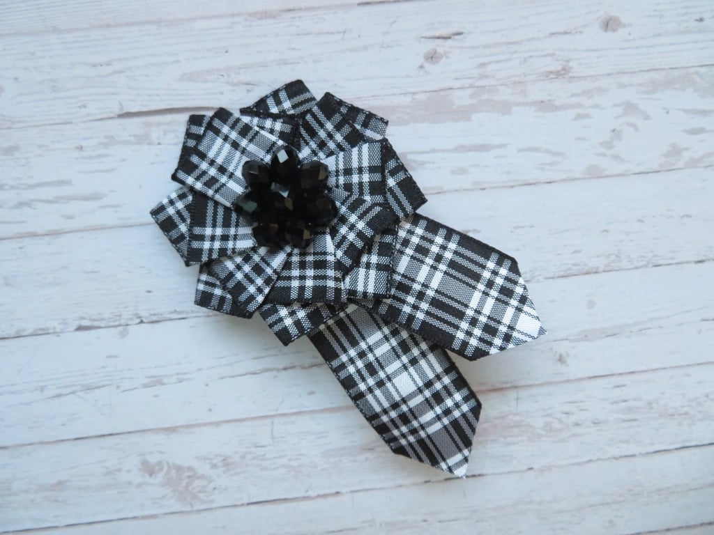 Menzies Black and White Tartan Ruffle Rosette Mini Brooch Pin Scottish Highland 