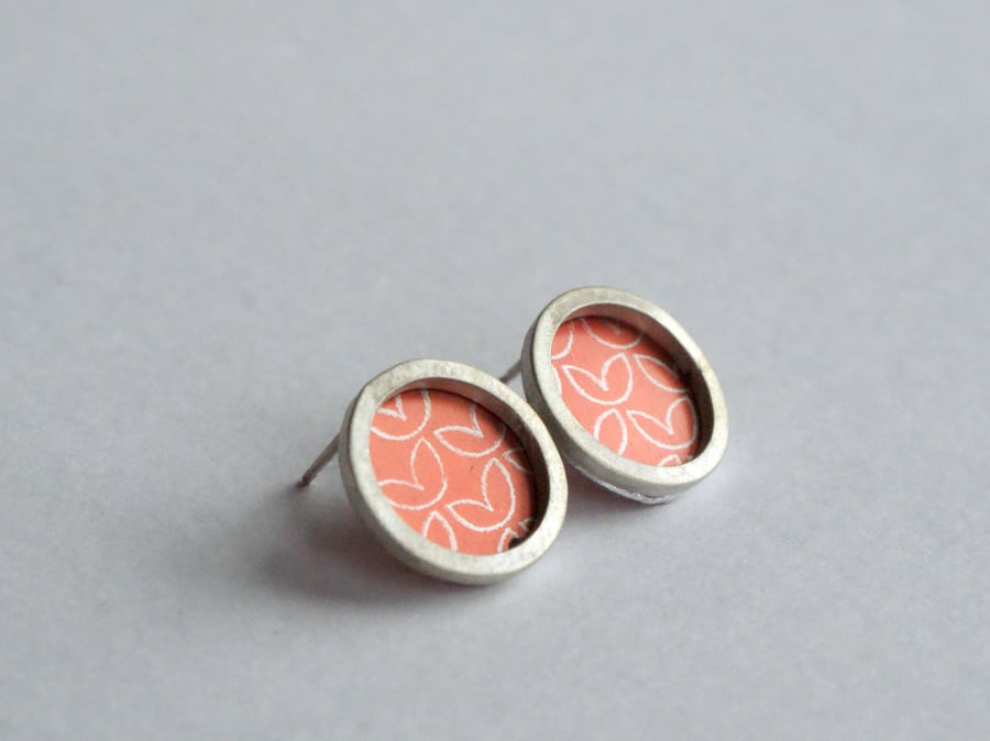 Red leaf pattern studs - silver circle