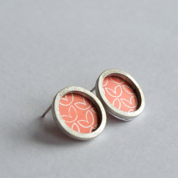 Red leaf pattern studs - silver circle