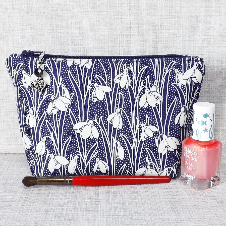 Make up bag, zipped pouch, cosmetic bag, Liberty fabric