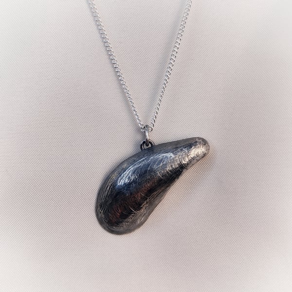 Sterling silver blue mussel shell pendant