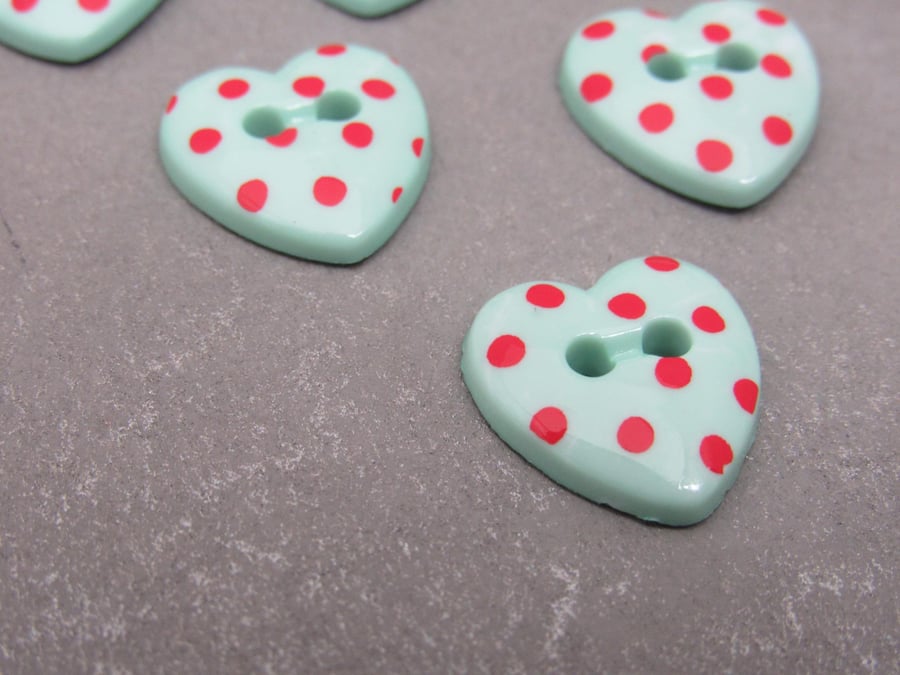 10 Pastel Green Spotty Heart Buttons