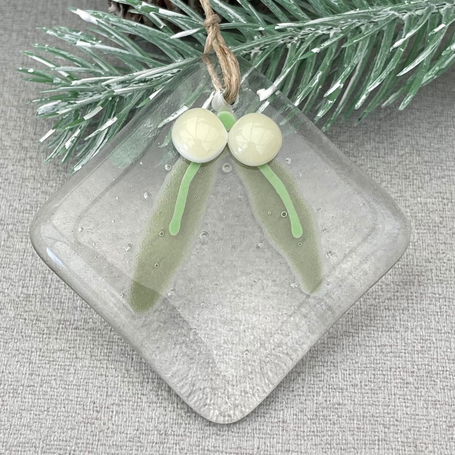 Mistletoe decoration for the Christmas tree