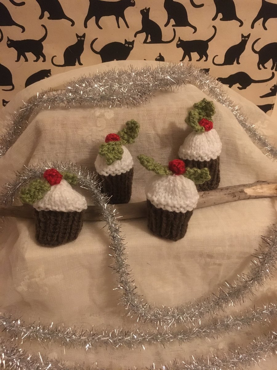 4 knitted Christmas puddings Reduced