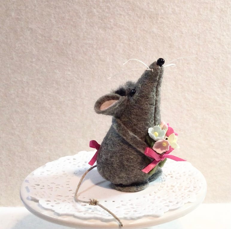 Little Grey Felt Mouse with Pretty Bouquet, Handmade Home Decor, Gift