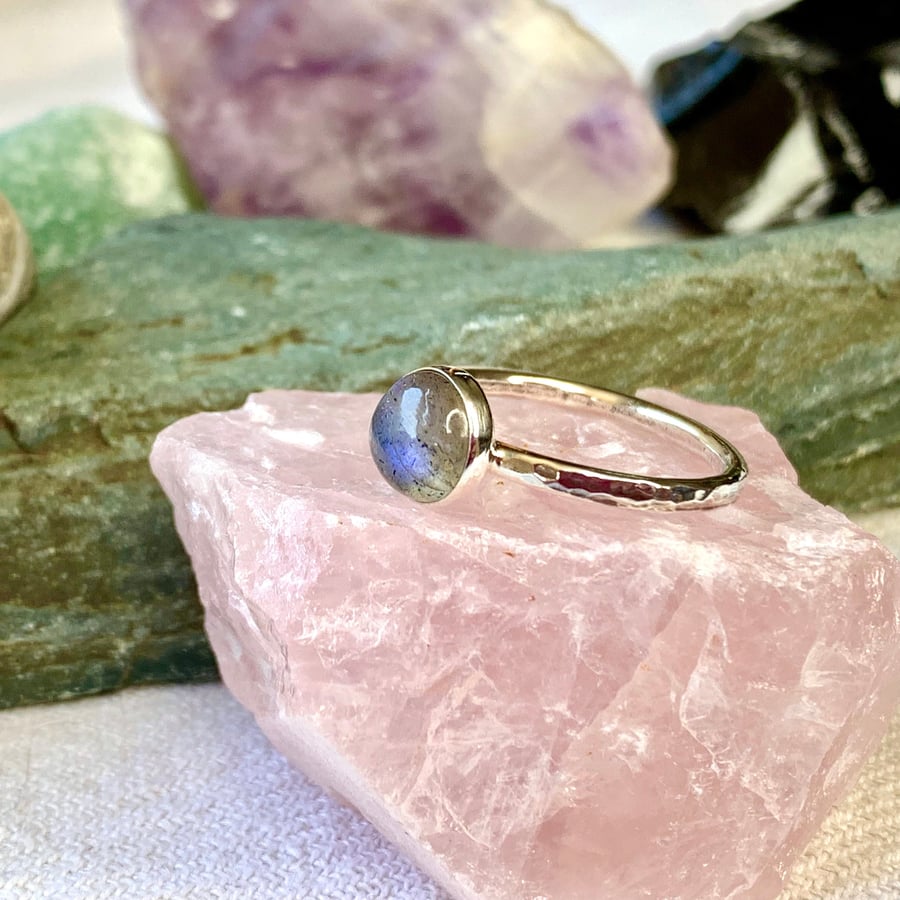Silver labradorite ring store