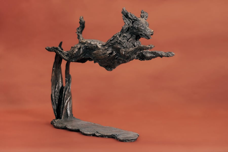 Undocked Leaping Spaniel Dog Statue Bronze Resin Sculpture