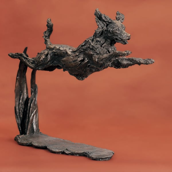 Undocked Leaping Spaniel Dog Statue Bronze Resin Sculpture