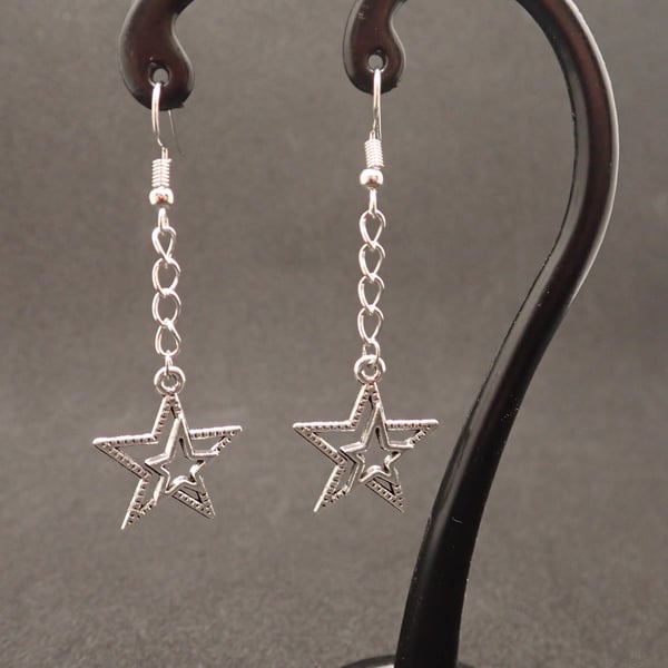 Star and chain dangle earrings
