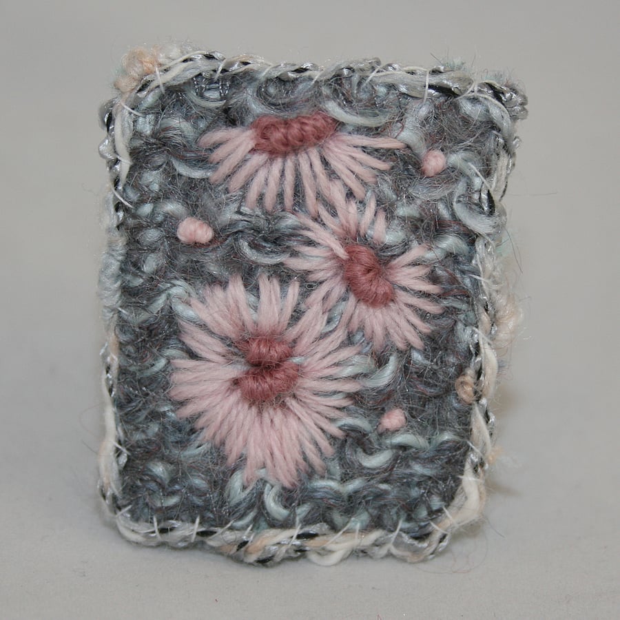 Embroidered Brooch -Pink Daisies