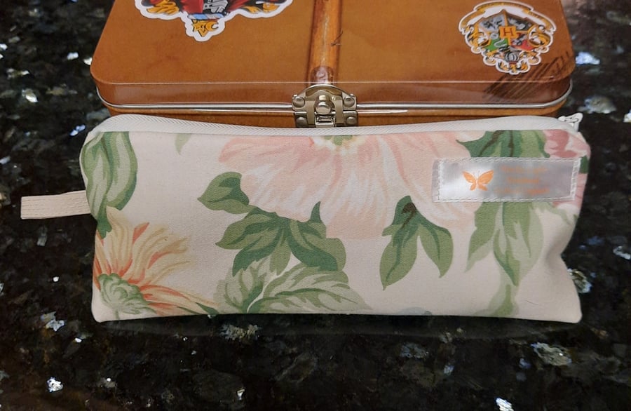 Gorgeous zip pouch, makeup brushes, pencil case