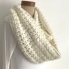 INFINITY SCARF , neckwarmer .'Stroll'  Alpaca blend. Super-soft. Cream.