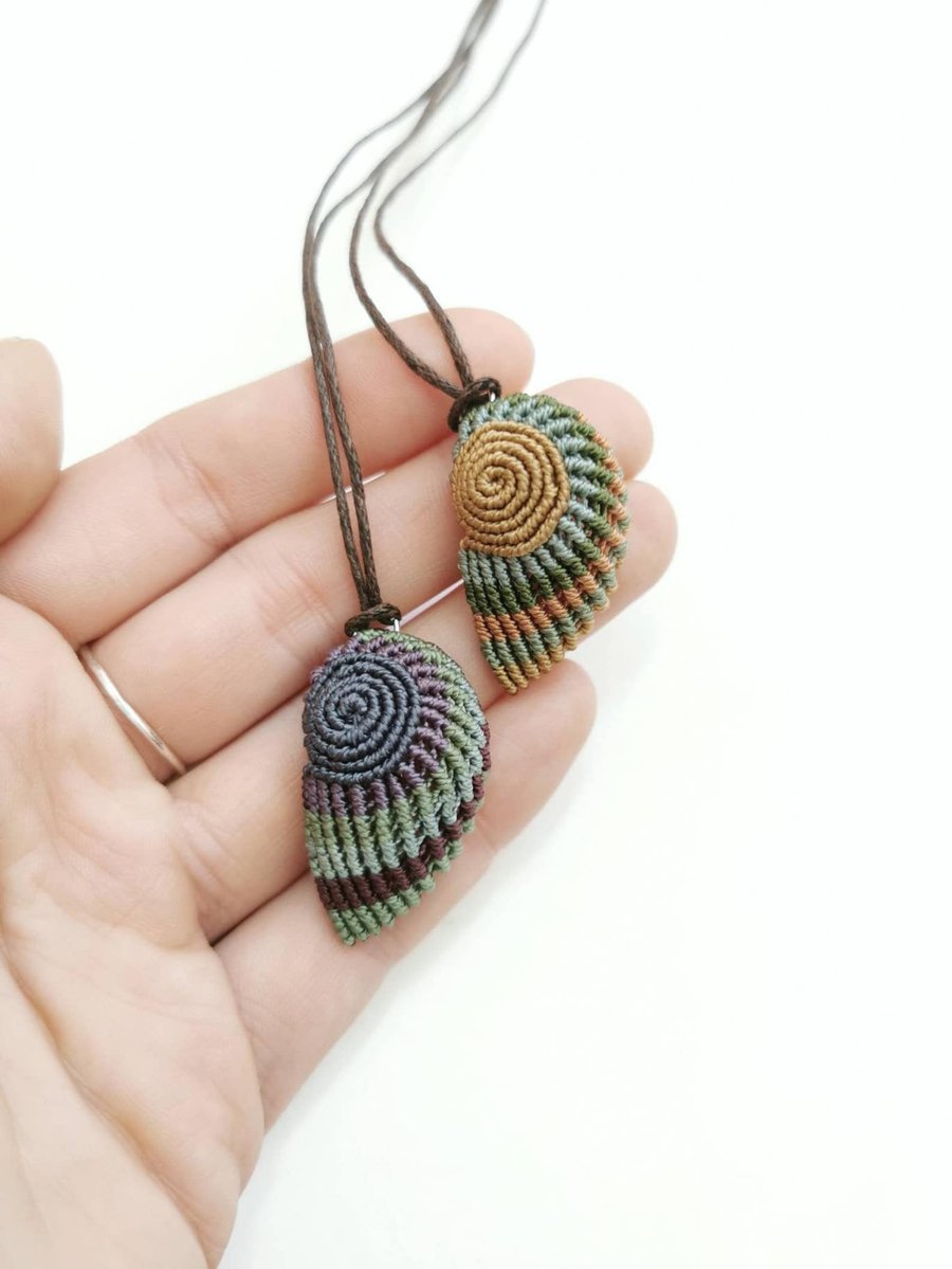 Hand woven Shell necklace - Micro macrame necklace 