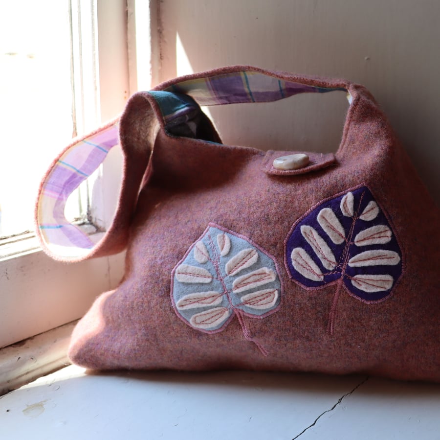 Recycled cashmere shoulder bag with leaf appliques