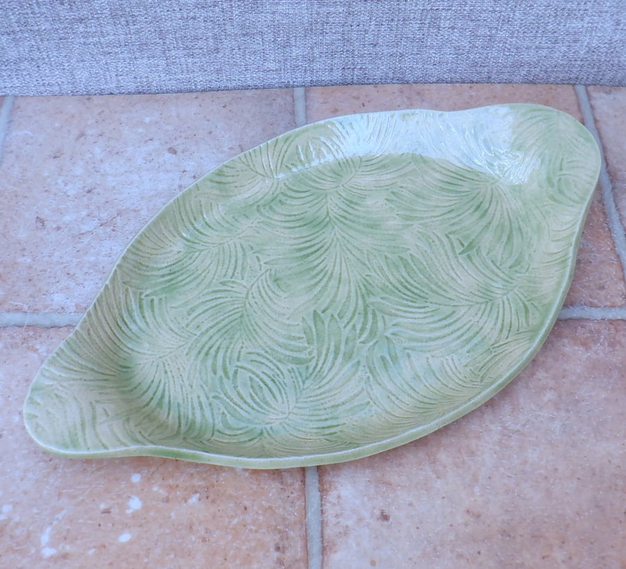 Large serving dish platter tray plate in textured stoneware pottery ceramic 