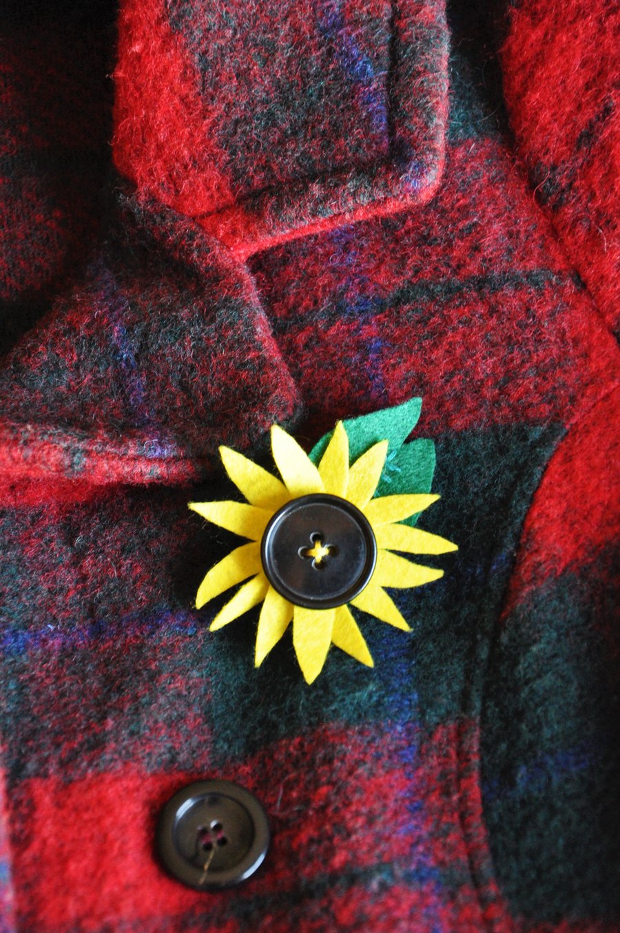 Sunflower brooch, Yellow green flower, Felt brooch, Quirky brooch, Small gift