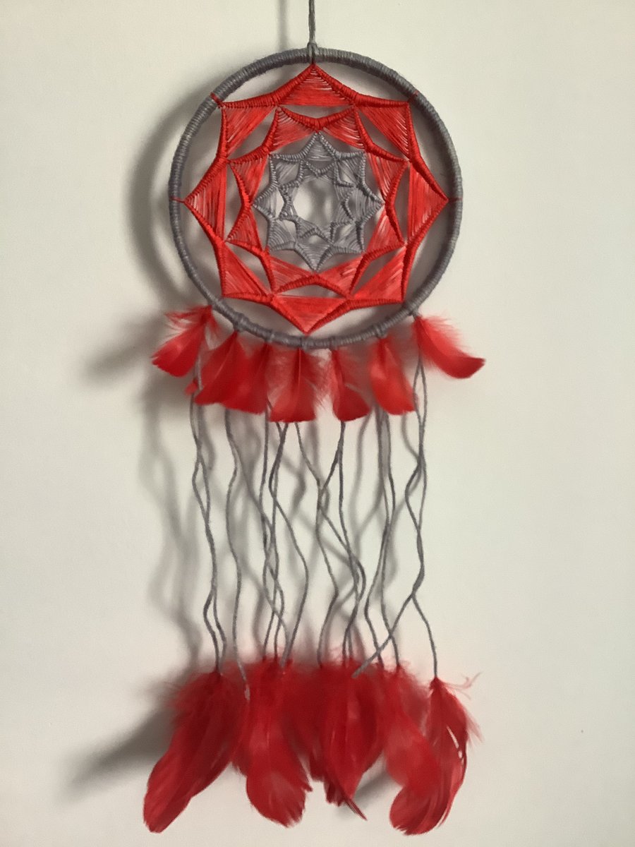 Single Tier Handmade Dreamcatcher