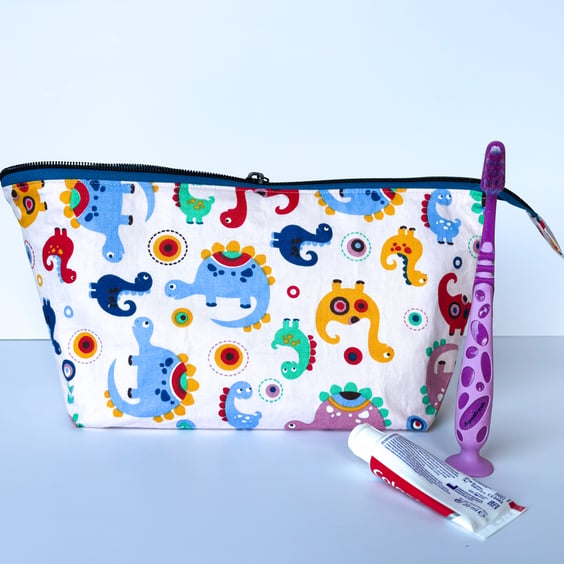 Child’s washbag, child’s toiletries bag.
