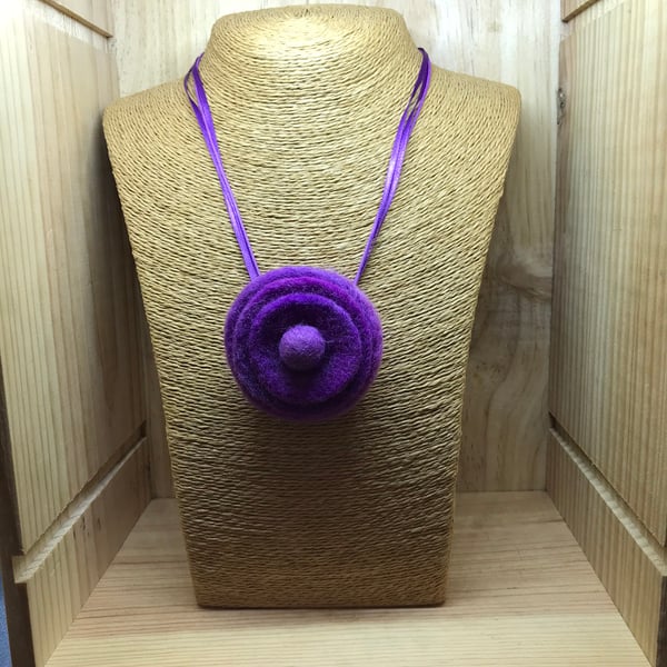 Felt Necklace. (310)