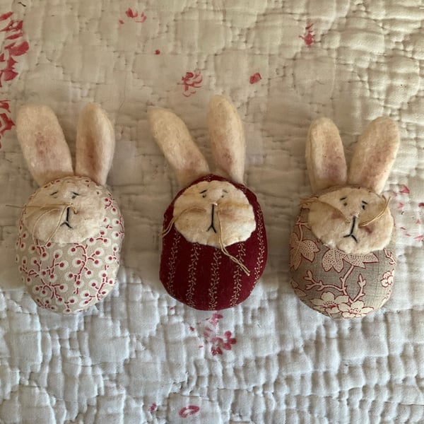 Easter bunnies set of three