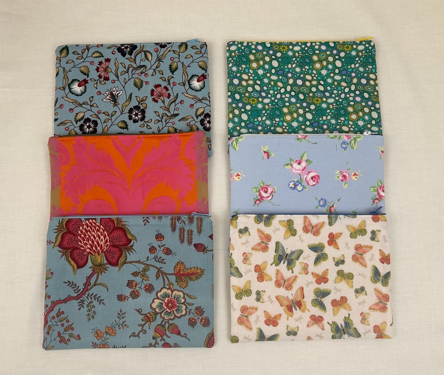 small zipper pouch, fabric coin holder, accessories pouch, cosmetics bag