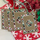 Pack of 4 Christmas gift tags - tartan paw prints
