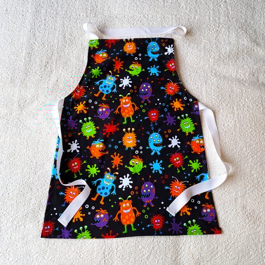 Black Apron, Monsters, age 6-10 years