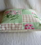 Vintage 1950s pretty floral cushion cover - Image 2