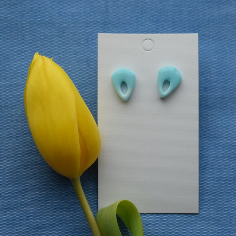 Teardrop Cut Out Stud Earrings