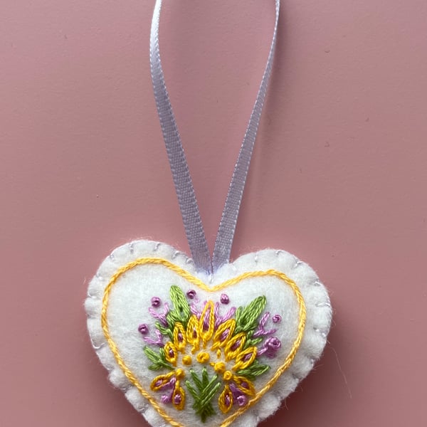 Miniature Embroidered Heart - ‘Bouquet’