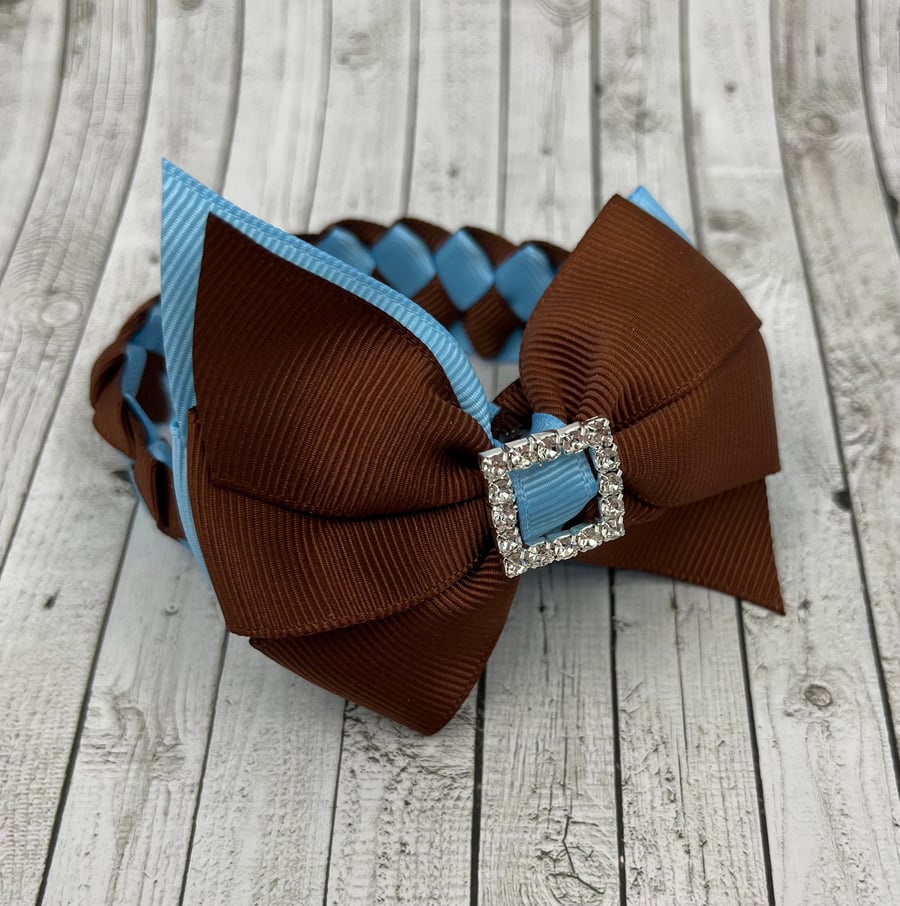 School Brown and Light Blue Pleated Bun Wrap