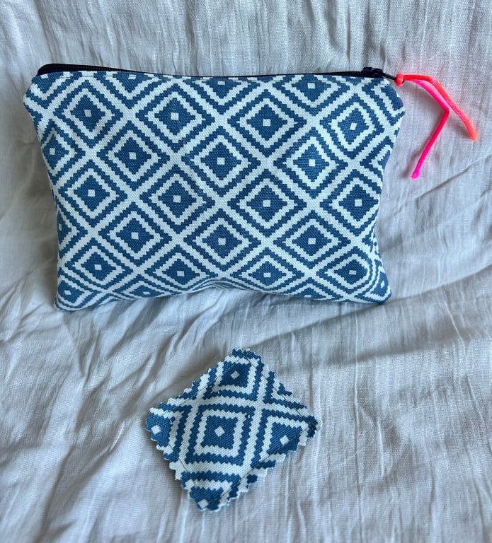 Notion Pouch, project bag, purse, zipped pouch, bag for notions, craft storage, 