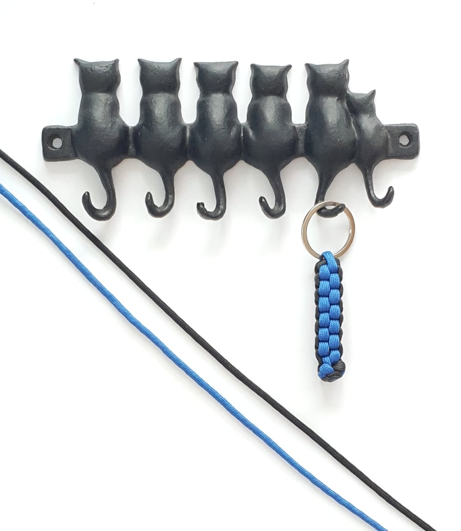 Simple blue and black keyring