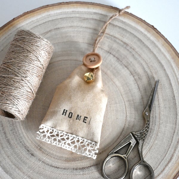 Primitive home hanger decoration