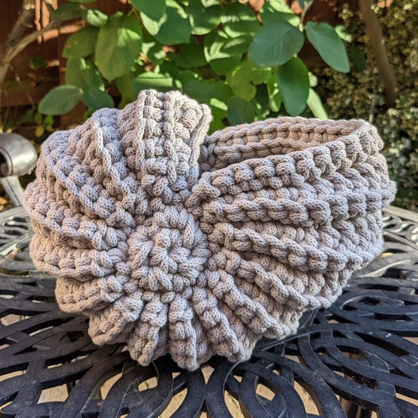 Crochet ammonite basket, crochet shell, home decor, plant holder, new home gift