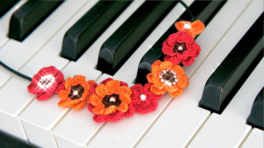 Crochet floral necklace (Free Postage to UK)