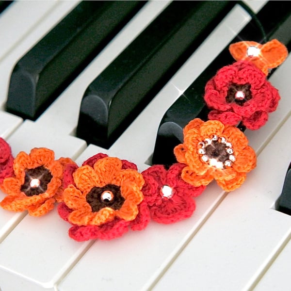 Crochet floral necklace (Free Postage to UK)