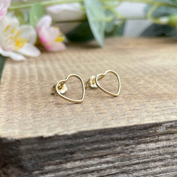 NEW Gold Open Heart Stud Earrings