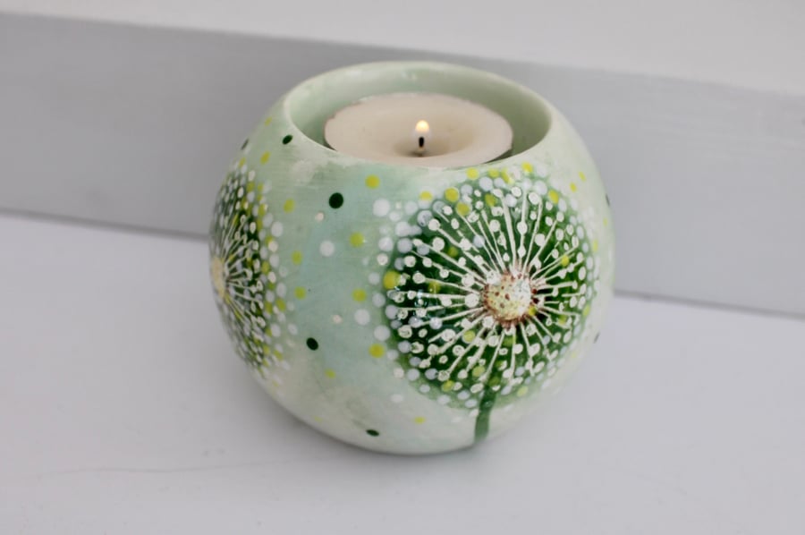 Dandelion head T light holder 