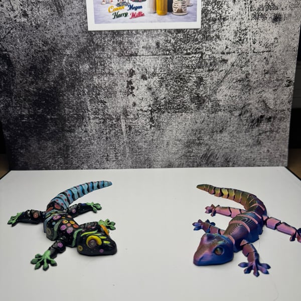 Articulated Gecko Figurine - 50 - 200 - 20mm